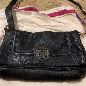 Tory burch messenger bag